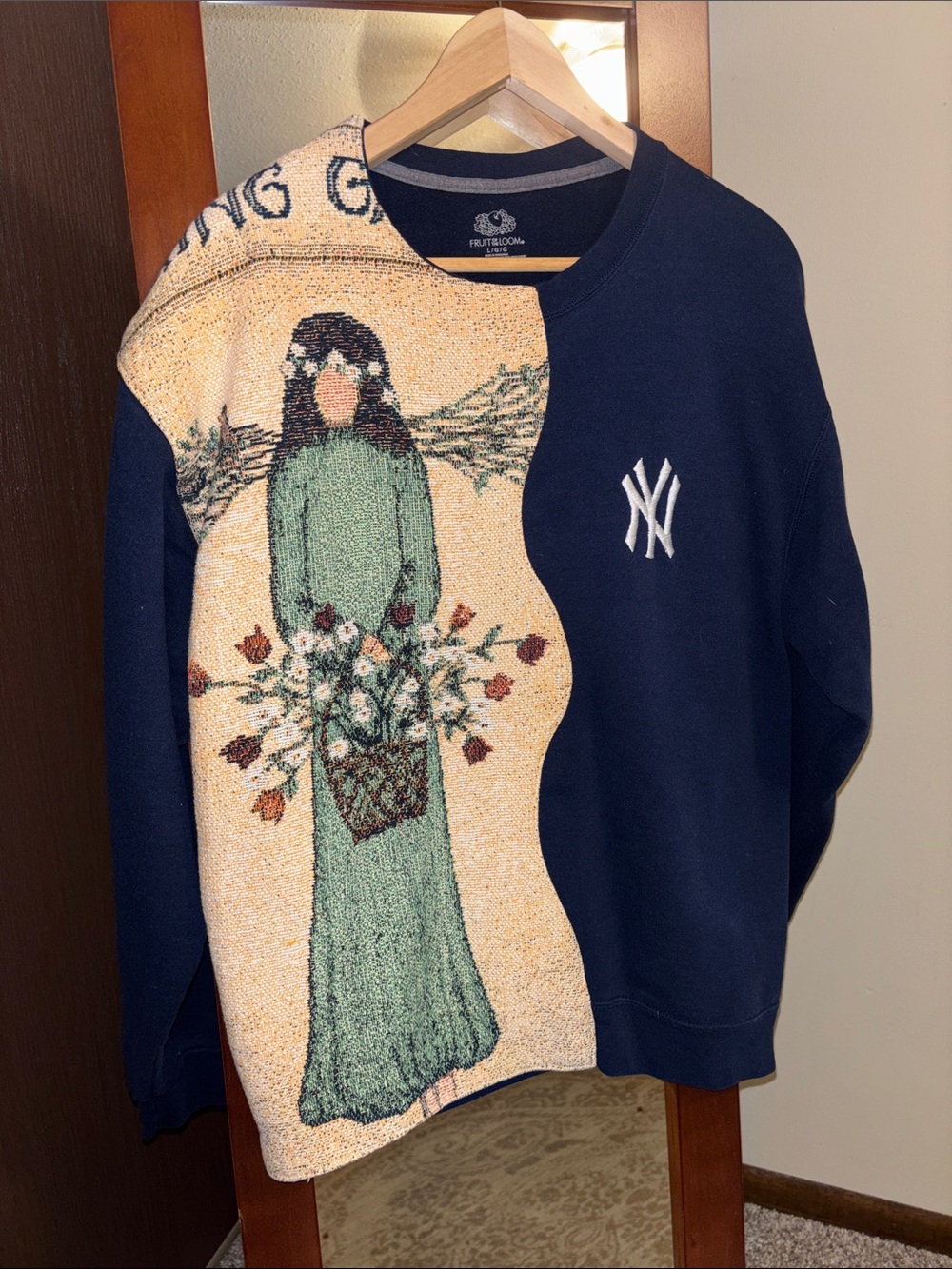Yankees Upholstery Vintage Navy Blue Graphic Crewneck